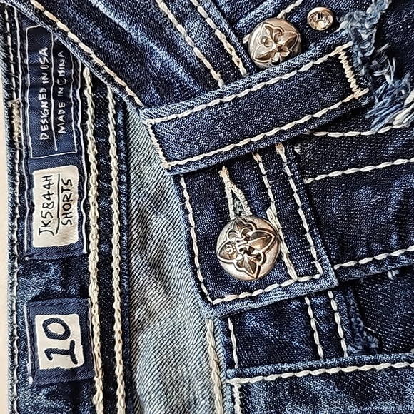 Miss Me Shorts. (Youth) Girl's Size: Waist 10x2.5 Inseam. - Picture 6 of 11